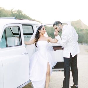 Elegant White Strapless Wedding Dress